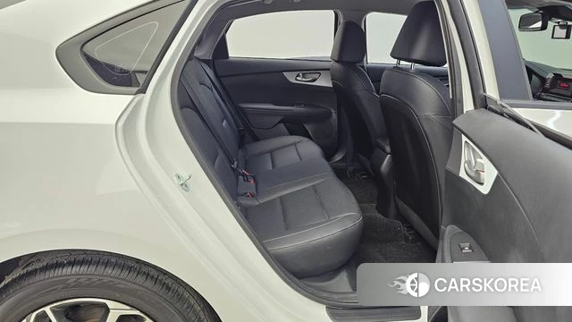 Kia The New K3 2nd generation 2022 Белый из Кореи, фото 3