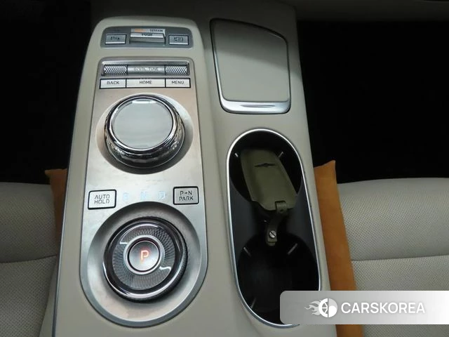 Genesis GV70 2023 Белый из Кореи, фото 3