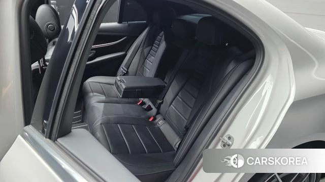 Mercedes-Benz E-Class W213 2023 Белый из Кореи, фото 3
