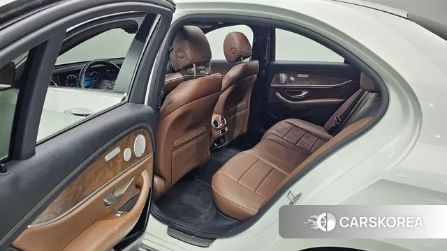 Mercedes-Benz E-Class W213 2021 Белый из Кореи, фото 3