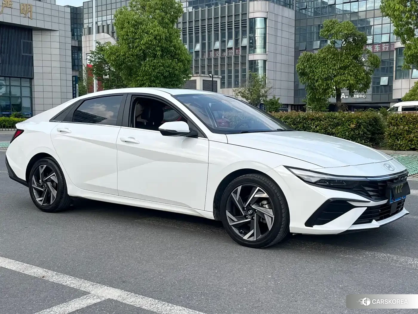 Hyundai Elantra 2024 Белый из Китая, фото 3