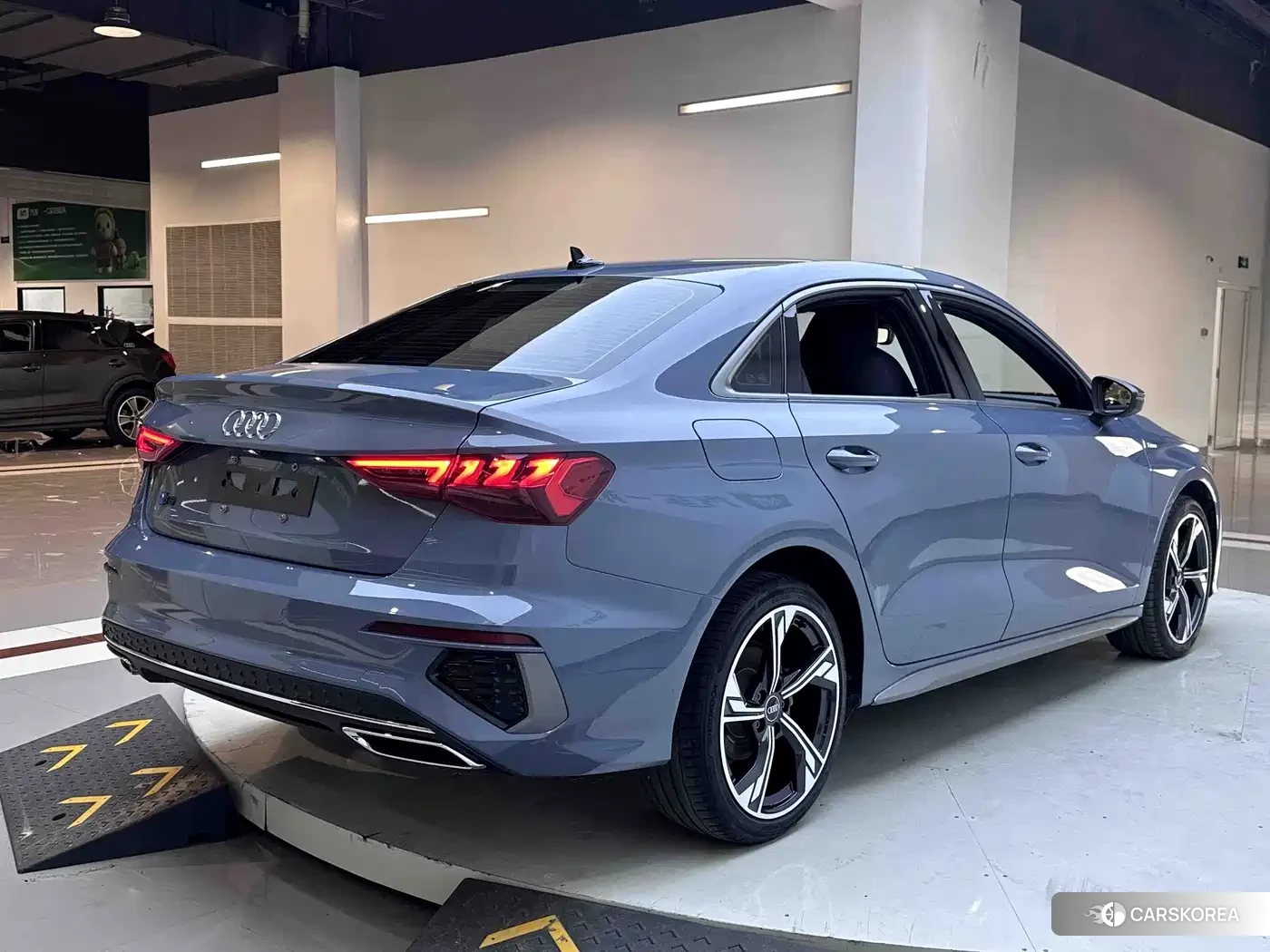 Audi A3 2022 Silver/gray из Китая, фото 3