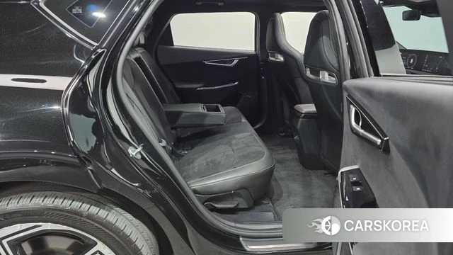 Kia EV6 2023 Черный из Кореи, фото 3