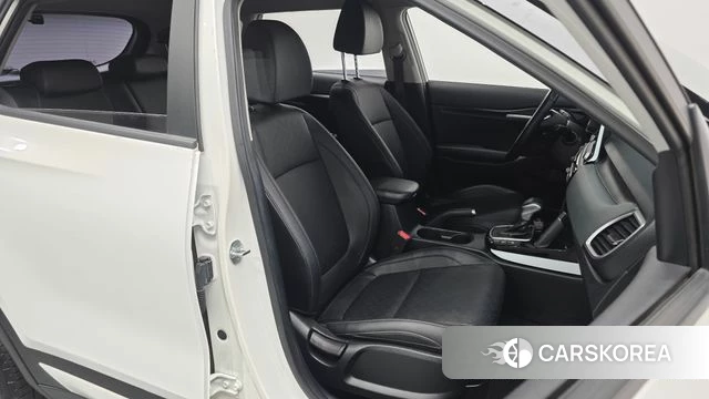 Kia Seltos 2022 Белый из Кореи, фото 3