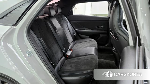 Hyundai Avante (CN7) 2022 Серебристо-серый из Кореи, фото 3