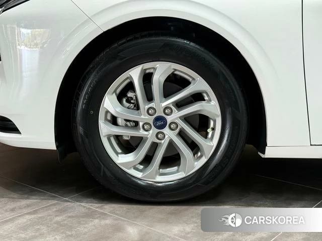 Ford Mondeo 2023 Белый из Китая, фото 3