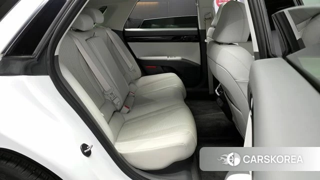 Hyundai Grandeur Hybrid (GN7) 2023 Белый из Кореи, фото 3