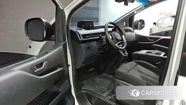 Hyundai Staria 2023 Белый из Кореи, фото 3