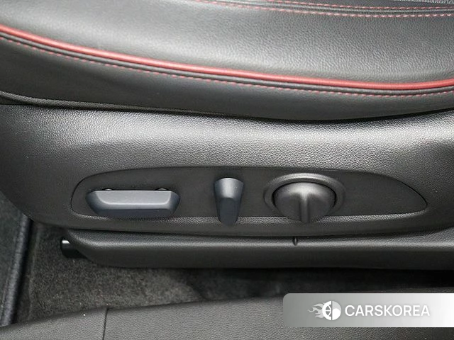 Chevrolet (GM Daewoo) The New Trail Blazer 2024 Черный из Кореи, фото 3
