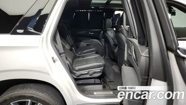 Cadillac Escalade 5th Generation 2022 Белый из Кореи, фото 3