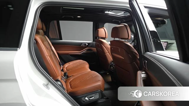 BMW X7 (G07) 2025 Белый из Кореи, фото 3