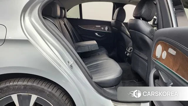 Mercedes-Benz E-Class W213 2020 Серебряный из Кореи, фото 3