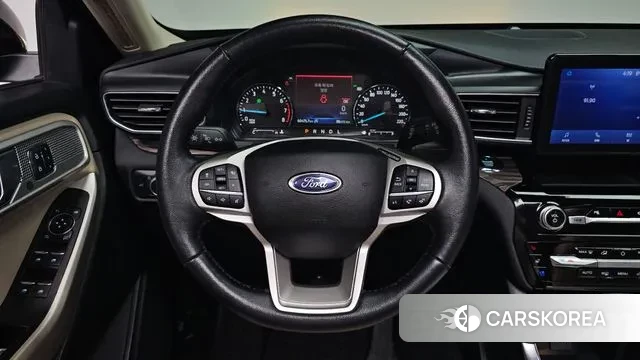 Ford Explorer 6th Generation 2021 Песочный из Кореи, фото 3