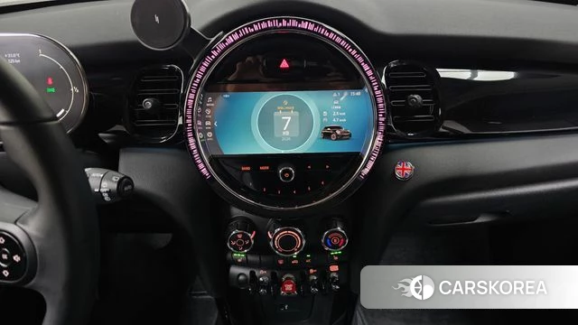 Mini Cooper 2022 Серебряный из Кореи, фото 3