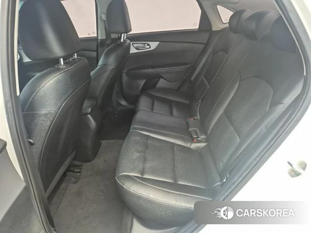 Kia The New K3 2nd generation 2022 Белый из Кореи, фото 3