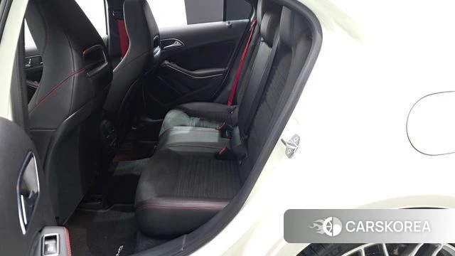 Mercedes-Benz A-Class W176 2018 Белый из Кореи, фото 3