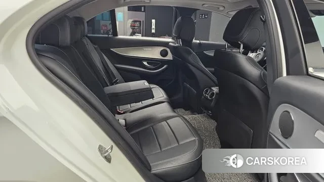 Mercedes-Benz E-Class W213 2018 Белый из Кореи, фото 3