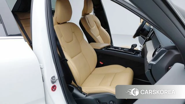 Volvo XC60 second Generation 2019 Белый из Кореи, фото 3