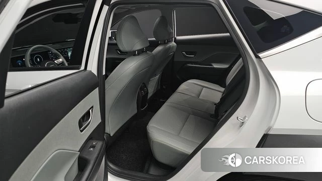 Hyundai Kona (SX2) 2023 Белый из Кореи, фото 3