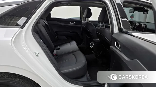 Kia K5 3rd generation 2023 Белый из Кореи, фото 3