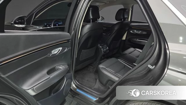 Genesis GV70 2025 Серый из Кореи, фото 3