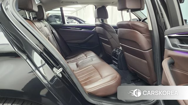 BMW 5 Series (G30) 2021 Черный из Кореи, фото 3