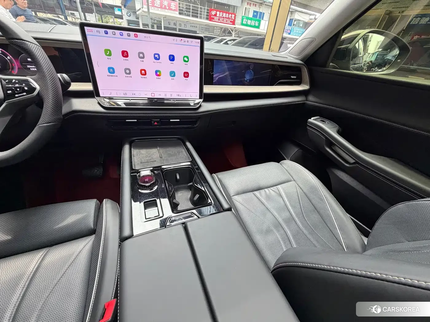 Volkswagen Touareg 2025 Черный из Китая, фото 3