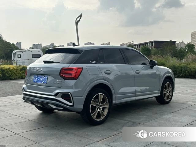 Audi Q2L 2022 Серебристо-серый из Китая, фото 3