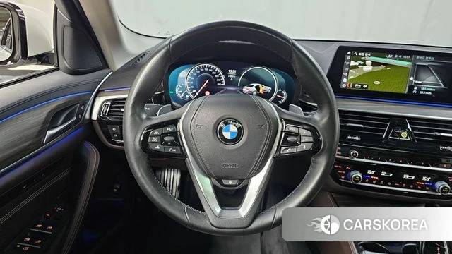 BMW 5 Series (G30) 2018 Белый из Кореи, фото 3