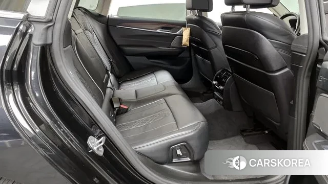 BMW 6 Series GT (G32) 2023 Черный из Кореи, фото 3