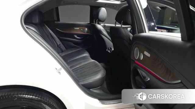 Mercedes-Benz E-Class W213 2020 Белый из Кореи, фото 3