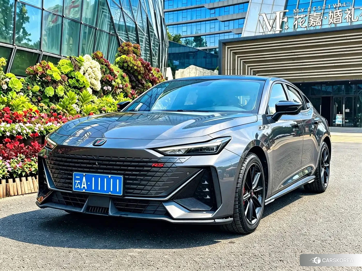 Chang'an UNI-V 2023 Silver/gray из Китая, фото 3