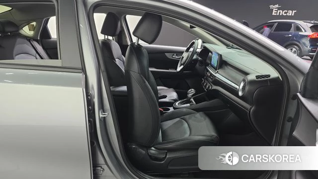 Kia The New K3 2nd generation 2022 Серебристо-серый из Кореи, фото 3