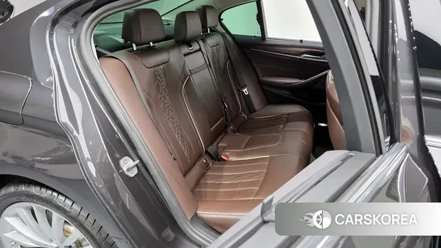 BMW 5 Series (G30) 2023 Серый из Кореи, фото 3