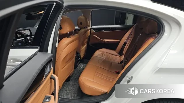 BMW 5 Series (G30) 2019 Белый из Кореи, фото 3