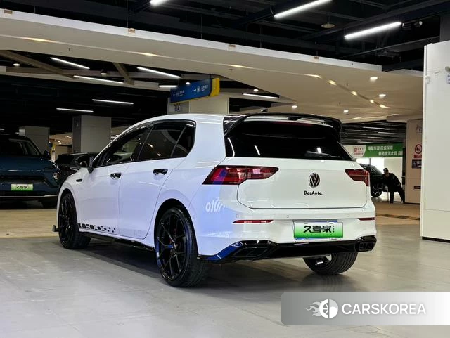 Volkswagen Golf 2023 Белый из Китая, фото 3