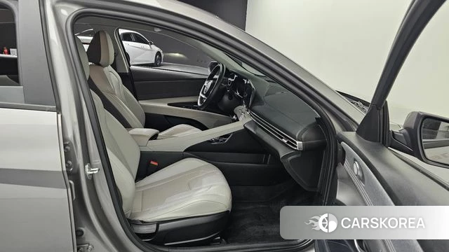 Hyundai Avante Hybrid (CN7) 2022 Серебряный из Кореи, фото 3