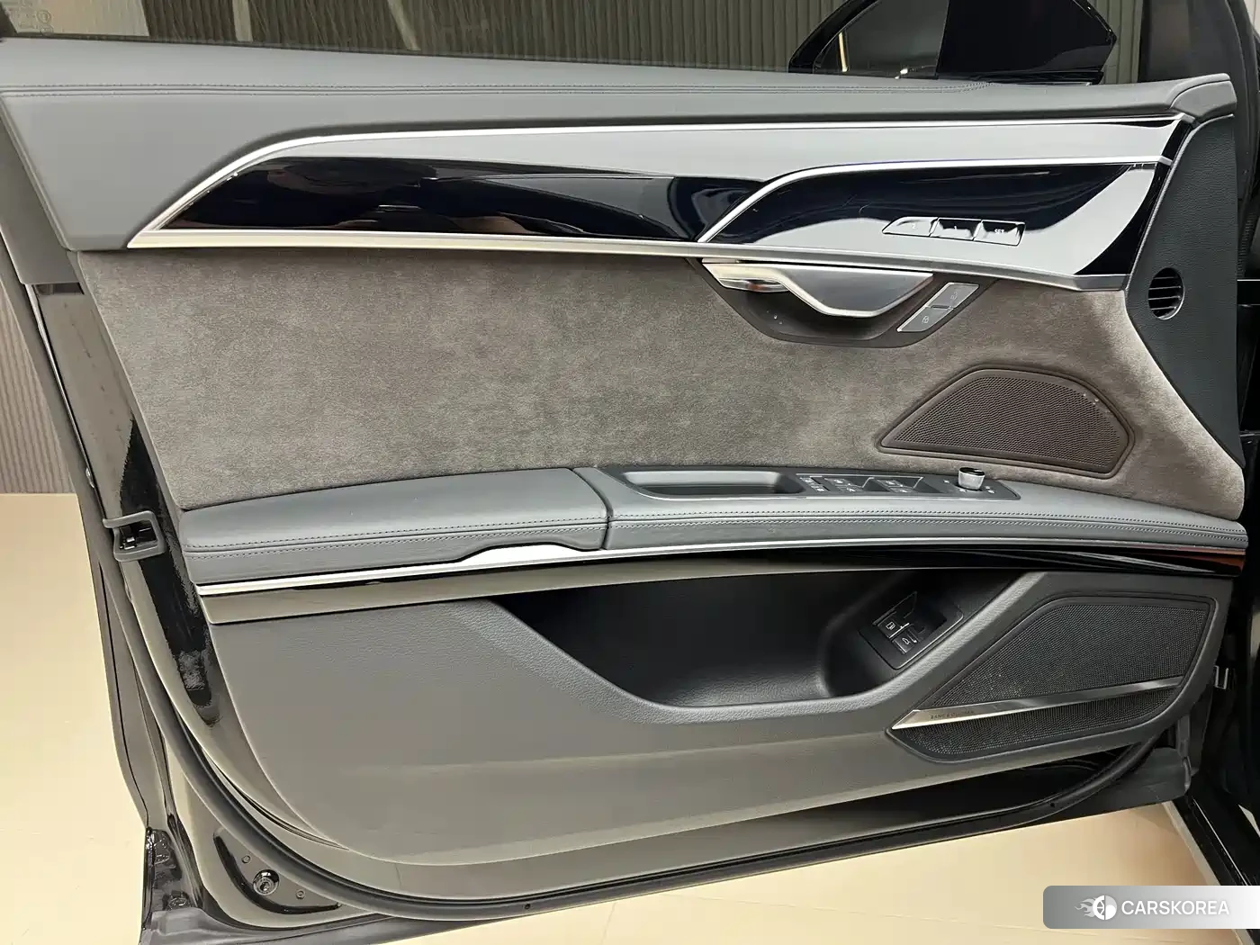 Audi A8 2021 Черный из Китая, фото 3