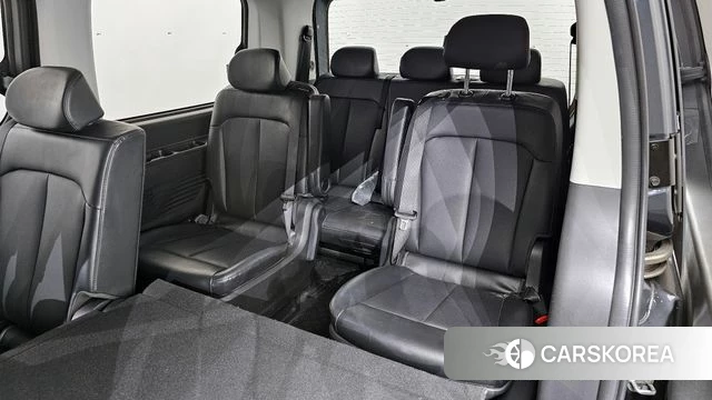 Hyundai Staria 2023 Серый из Кореи, фото 3