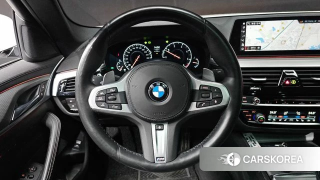 BMW 5 Series (G30) 2019 Белый из Кореи, фото 3