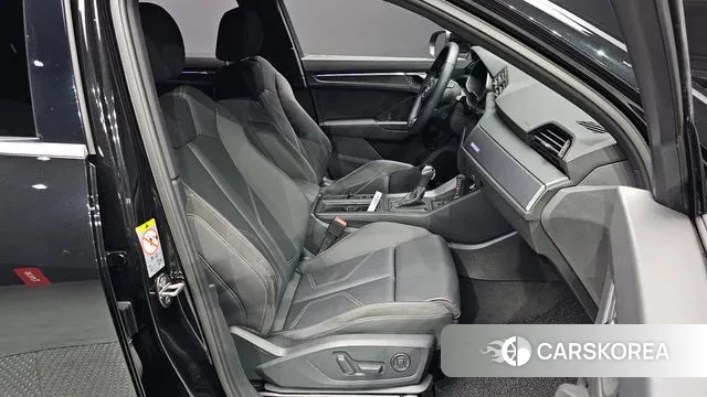 Audi Q3 (F3) 2020 Черный из Кореи, фото 3