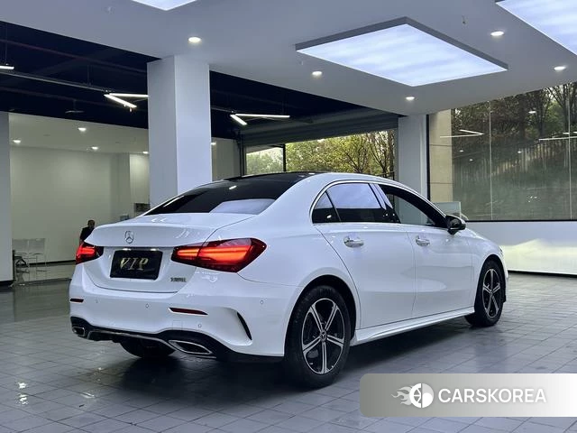 Mercedes-Benz Class A 2023 Белый из Китая, фото 3