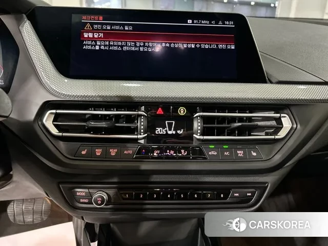 BMW 1 Series (F40) 2021 Серебристо-серый из Кореи, фото 3