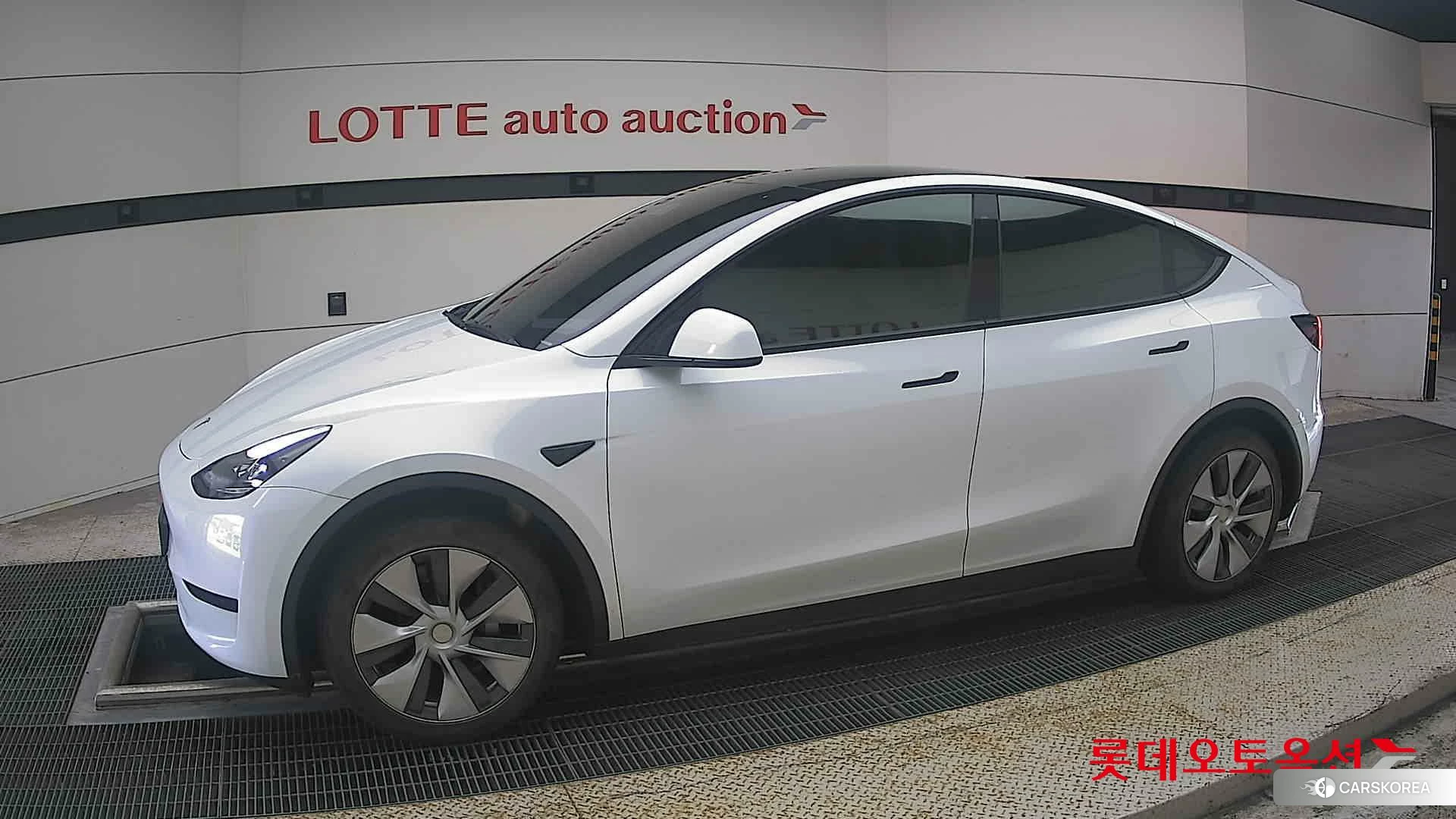 Tesla Model Y RWD 2023 Белый из Кореи, фото 3