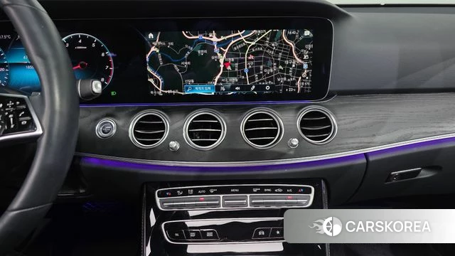 Mercedes-Benz E-Class W213 2023 Белый из Кореи, фото 3