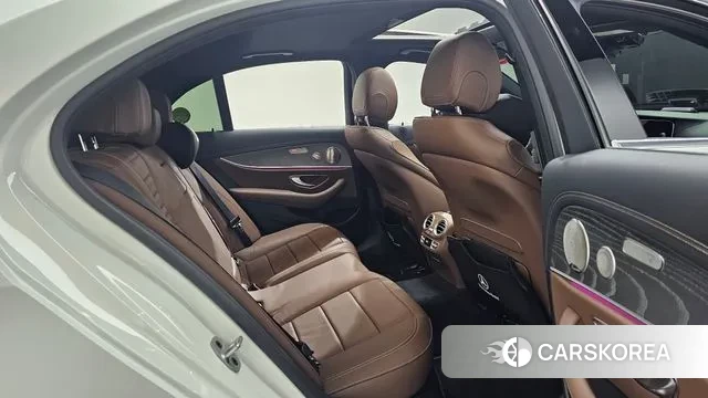 Mercedes-Benz E-Class W213 2022 Белый из Кореи, фото 3