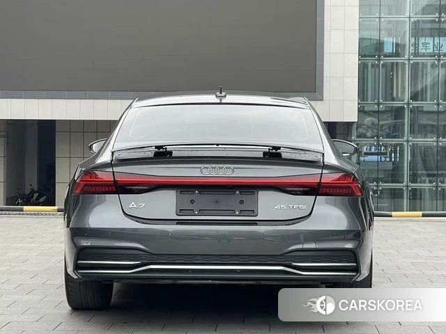 Audi A7 2023 Темно-серый из Китая, фото 3