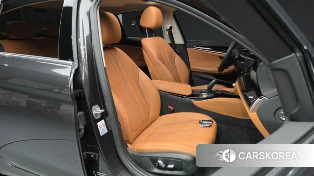 BMW 5 Series (G30) 2020 Серый из Кореи, фото 3