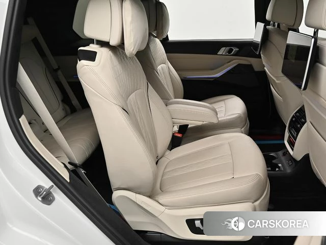 BMW X7 (G07) 2022 Белый из Кореи, фото 3