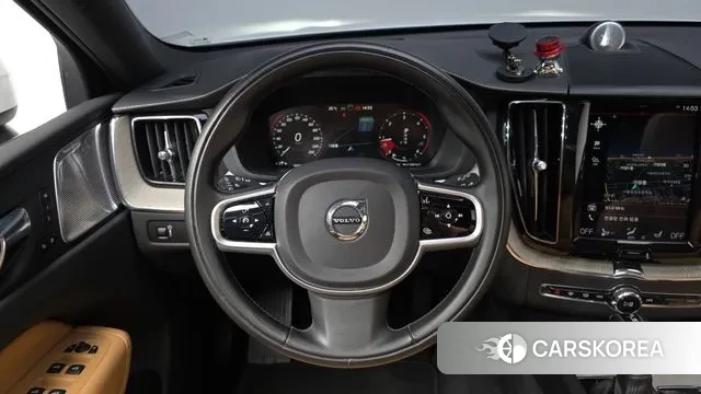 Volvo XC60 second Generation 2020 Белый из Кореи, фото 3